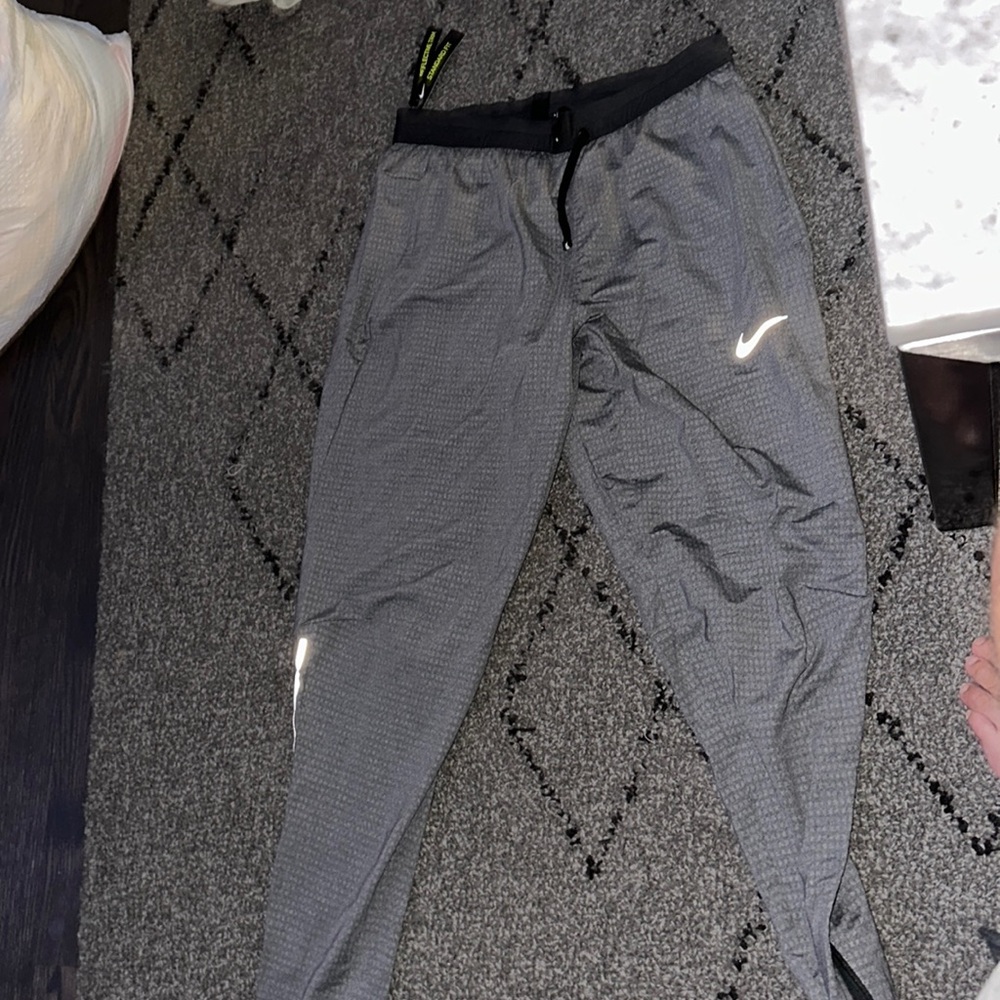 Nike Dri Fit Standard Fit Medium Running Pants w/ reflective material